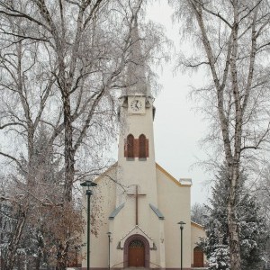 A miskolci Szent Imre tér téli hangulatot áraszt